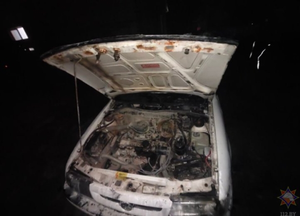 В Кобринском районе жена спасла мужа из горящего автомобиля В Кобринском районе жена спасла мужа из горящего автомобиля