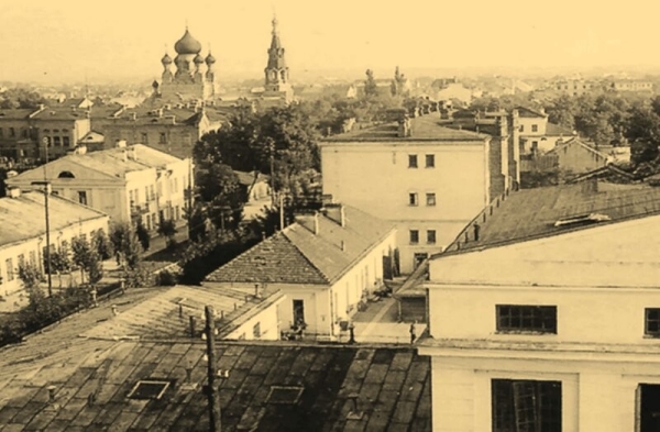 100 лет назад в малоэтажном Бресте в каждом доме жило в среднем 16 человек 100 лет назад в малоэтажном Бресте в каждом доме жило в среднем 16 человек