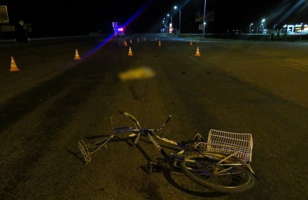 Восемь лет колонии присудили водителю, который пьяным сбил велосипедиста и сжег свой Mitsubishi в кукурузном поле Восемь лет колонии присудили водителю, который пьяным сбил велосипедиста и сжег свой Mitsubishi в кукурузном поле