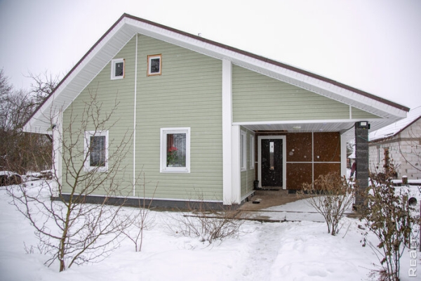 «Летом здесь гул — как на аэродроме». Семья переехала из столицы в старый дом в глухой деревне — и не жалеет «Летом здесь гул — как на аэродроме». Семья переехала из столицы в старый дом в глухой деревне — и не жалеет