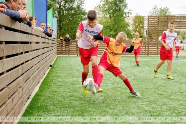 В Белоозерске открыли площадку для мини-футбола В Белоозерске открыли площадку для мини-футбола
