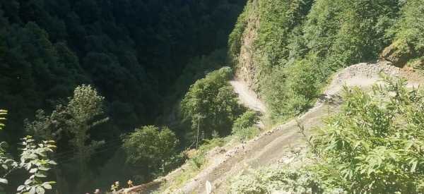 «Вдоль дороги — венки и памятники». Белорус в одиночку отправился в горы Грузии, где даже страховка не действует «Вдоль дороги — венки и памятники». Белорус в одиночку отправился в горы Грузии, где даже страховка не действует