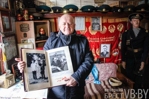 Залежи янтаря и россыпь местной истории. Энтузиаст создал в Мокранах музей в собственном доме Залежи янтаря и россыпь местной истории. Энтузиаст создал в Мокранах музей в собственном доме