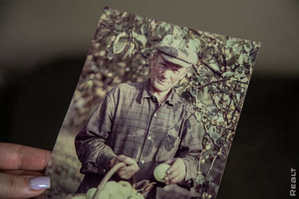 «Летом здесь гул — как на аэродроме». Семья переехала из столицы в старый дом в глухой деревне — и не жалеет «Летом здесь гул — как на аэродроме». Семья переехала из столицы в старый дом в глухой деревне — и не жалеет