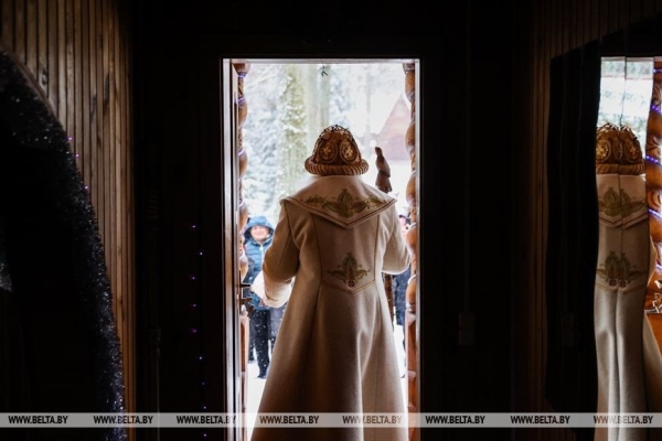 Предлагают даже пожениться. Рассказ о буднях Деда Мороза в Беловежской пуще Предлагают даже пожениться. Рассказ о буднях Деда Мороза в Беловежской пуще
