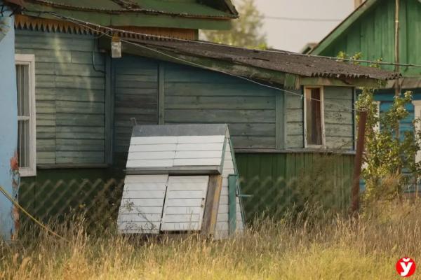 В три года весил 7 кг и спал в углу, как собака. Стали известны подробности о семье, в которой родители убили своего сына в Слуцке