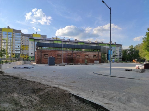 Было - стало (2017 и 2022 год). Новая жизнь военной постройки царских времён по ул. Красногвардейской в Бресте
             
                Было - стало (2017 и 2022 год). Новая жизнь военной постройки царских времён по ул. Красногвардейской в Бресте