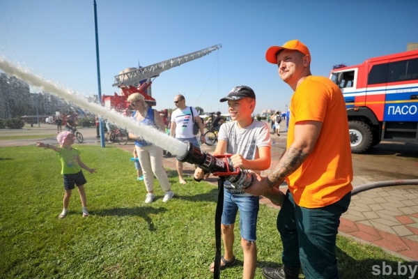 В Бресте открыли ЧМ по пожарно-спасательному спорту В Бресте открыли ЧМ по пожарно-спасательному спорту