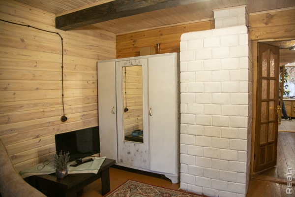 Девушка уехала из столицы в деревню в Березовском районе и нашла себе там дело — ремонтирует дом прадеда. И вот что у нее получилось Девушка уехала из столицы в деревню в Березовском районе и нашла себе там дело — ремонтирует дом прадеда. И вот что у нее получилось