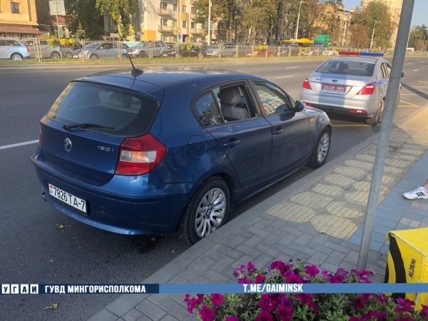 В Минске столкнулись BMW и самокат. ГАИ опубликовала видео В Минске столкнулись BMW и самокат. ГАИ опубликовала видео