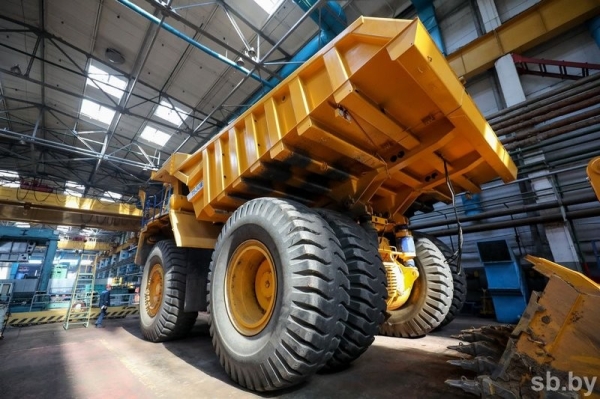 БелАЗ планирует в следующем году выпустить самый большой электросамосвал в мире