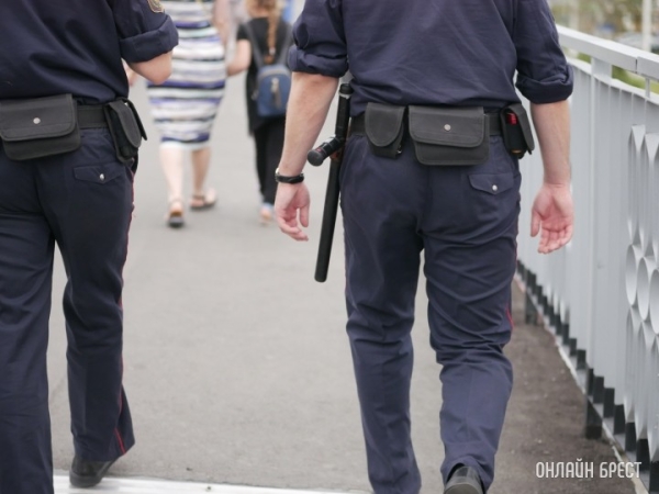 Жителя Брестской области будут судить за насилие в отношении милиционера Жителя Брестской области будут судить за насилие в отношении милиционера