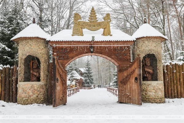 Предлагают даже пожениться. Рассказ о буднях Деда Мороза в Беловежской пуще Предлагают даже пожениться. Рассказ о буднях Деда Мороза в Беловежской пуще