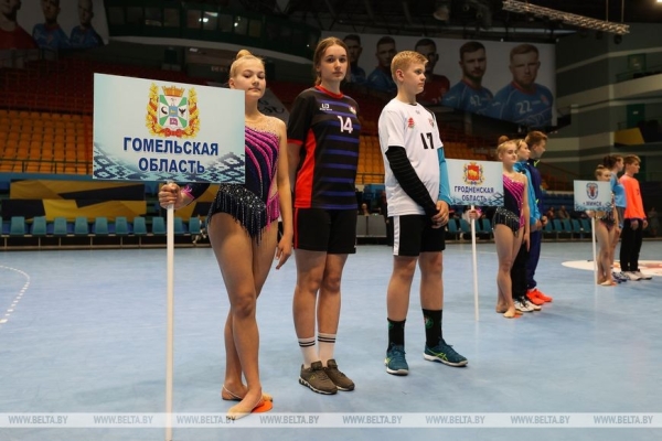 Финальный этап соревнований по гандболу «Стремительный мяч» стартовал в Бресте. Фоторепортаж Финальный этап соревнований по гандболу «Стремительный мяч» стартовал в Бресте. Фоторепортаж