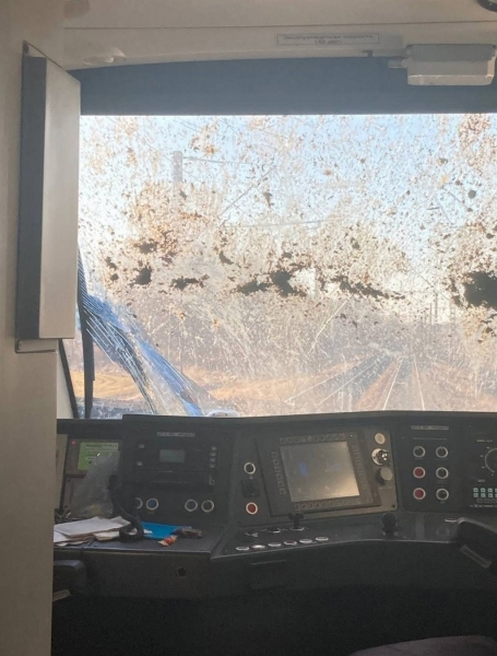 Поезд протаранил трактор с прицепом в Беларуси. Фото и видео