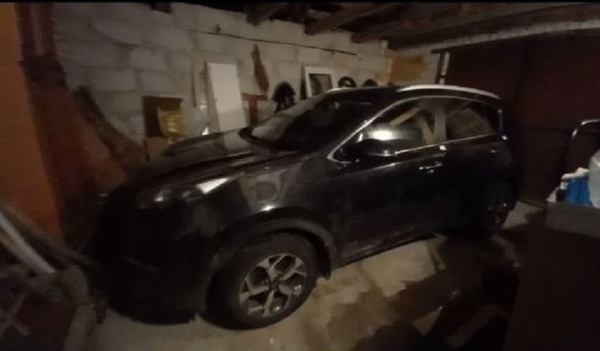 Два дорогих авто украли в Беларуси с помощью специального устройства Два дорогих авто украли в Беларуси с помощью специального устройства