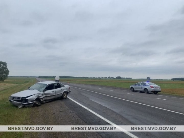 В Дрогичинском районе столкнулись две машины В Дрогичинском районе столкнулись две машины