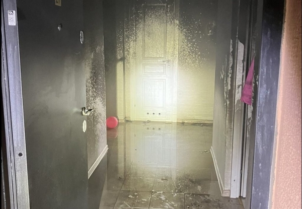 В Беларуси случайный прохожий спас из горевшей квартиры мать с двумя детьми В Беларуси случайный прохожий спас из горевшей квартиры мать с двумя детьми