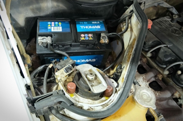 По прозвищу Baby-Benz. Показываем идеально сохранившийся Mercedes W201