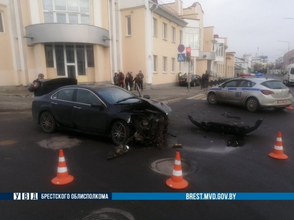 ДТП в Пинске: двоих детей доставили в учреждение здравоохранения ДТП в Пинске: двоих детей доставили в учреждение здравоохранения