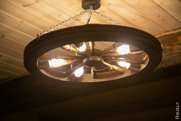 Девушка уехала из столицы в деревню в Березовском районе и нашла себе там дело — ремонтирует дом прадеда. И вот что у нее получилось Девушка уехала из столицы в деревню в Березовском районе и нашла себе там дело — ремонтирует дом прадеда. И вот что у нее получилось