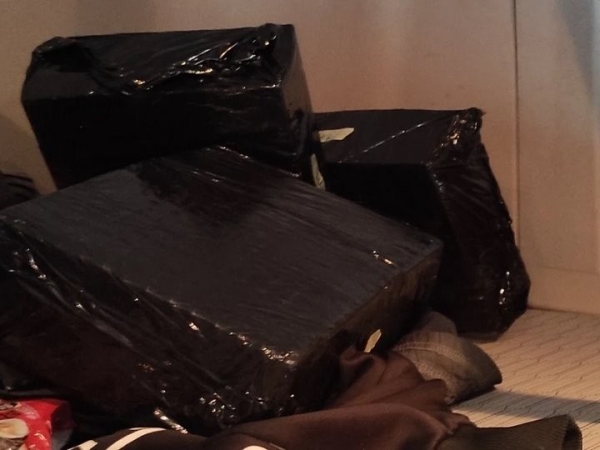 На границе в «Козловичах» изъят грузовой седельный тягач: в тайнике везли контрабанду На границе в «Козловичах» изъят грузовой седельный тягач: в тайнике везли контрабанду