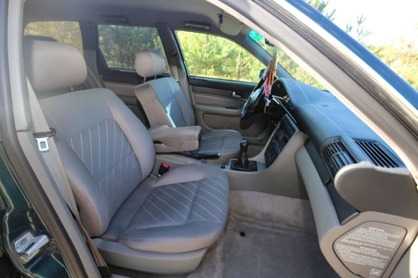 «Дедушка никого к машине не подпускал». История Audi A6 (С4), которая в семье белорусов уже 15 лет