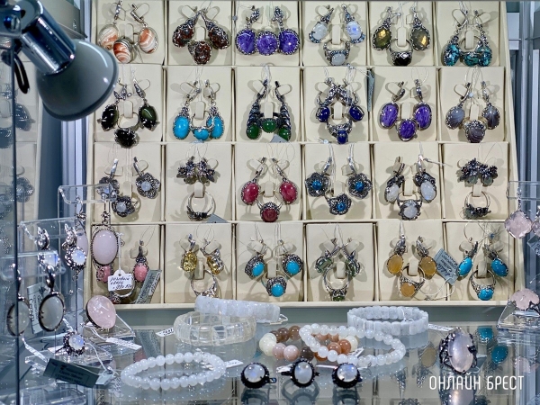 Экспозиция, которая вас удивит! Большой фоторепортаж с выставки «В мире самоцветов» в Бресте, посвященной эксклюзивным украшениям