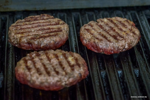 «Живем на 1100 рублей и за год отложили $9 тысяч». Бюджет молодой семьи, которая копит на квартиру «Живем на 1100 рублей и за год отложили $9 тысяч». Бюджет молодой семьи, которая копит на квартиру