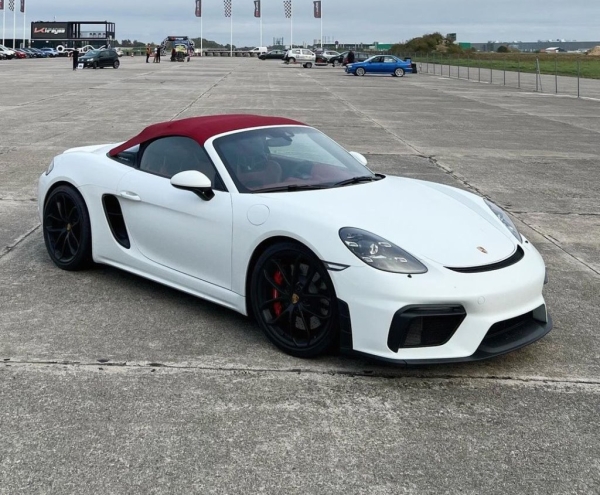 В Польше с закрытого паркинга угнали Porsche белоруса В Польше с закрытого паркинга угнали Porsche белоруса