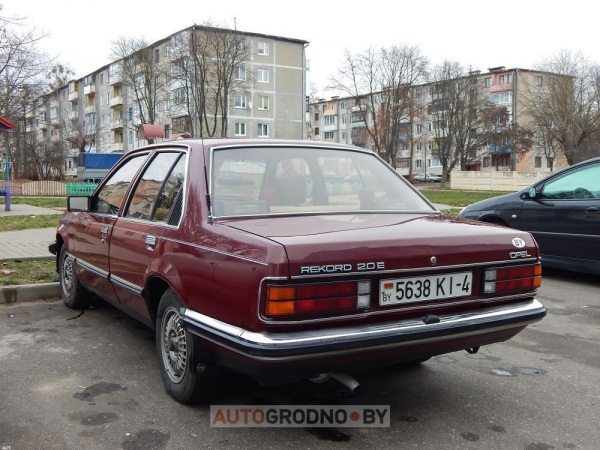 На 20 лет назад: подборка некогда популярных у белорусов автомобилей, способных вызвать слёзы ностальгии На 20 лет назад: подборка некогда популярных у белорусов автомобилей, способных вызвать слёзы ностальгии