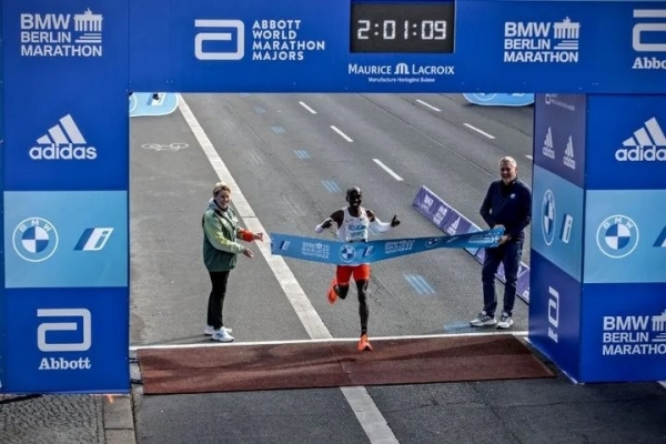 Брестчанин пробежал Берлинский марафон, где был поставлен новый мировой рекорд
