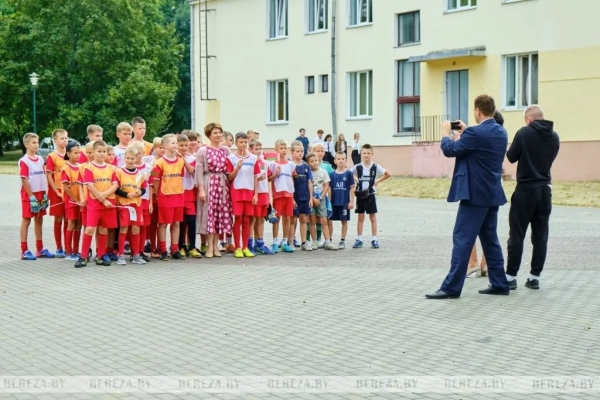 В Белоозерске открыли площадку для мини-футбола В Белоозерске открыли площадку для мини-футбола