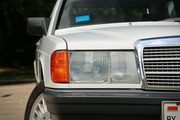 По прозвищу Baby-Benz. Показываем идеально сохранившийся Mercedes W201