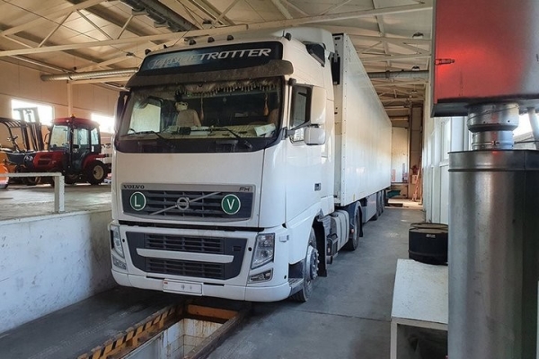 Сигареты на 2,3 миллиона евро нашли в белорусской фуре – их прятали за мешками с сажей Сигареты на 2,3 миллиона евро нашли в белорусской фуре – их прятали за мешками с сажей