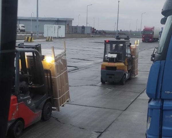 В фуре с огурцами польские таможенники нашли сигареты В фуре с огурцами польские таможенники нашли сигареты